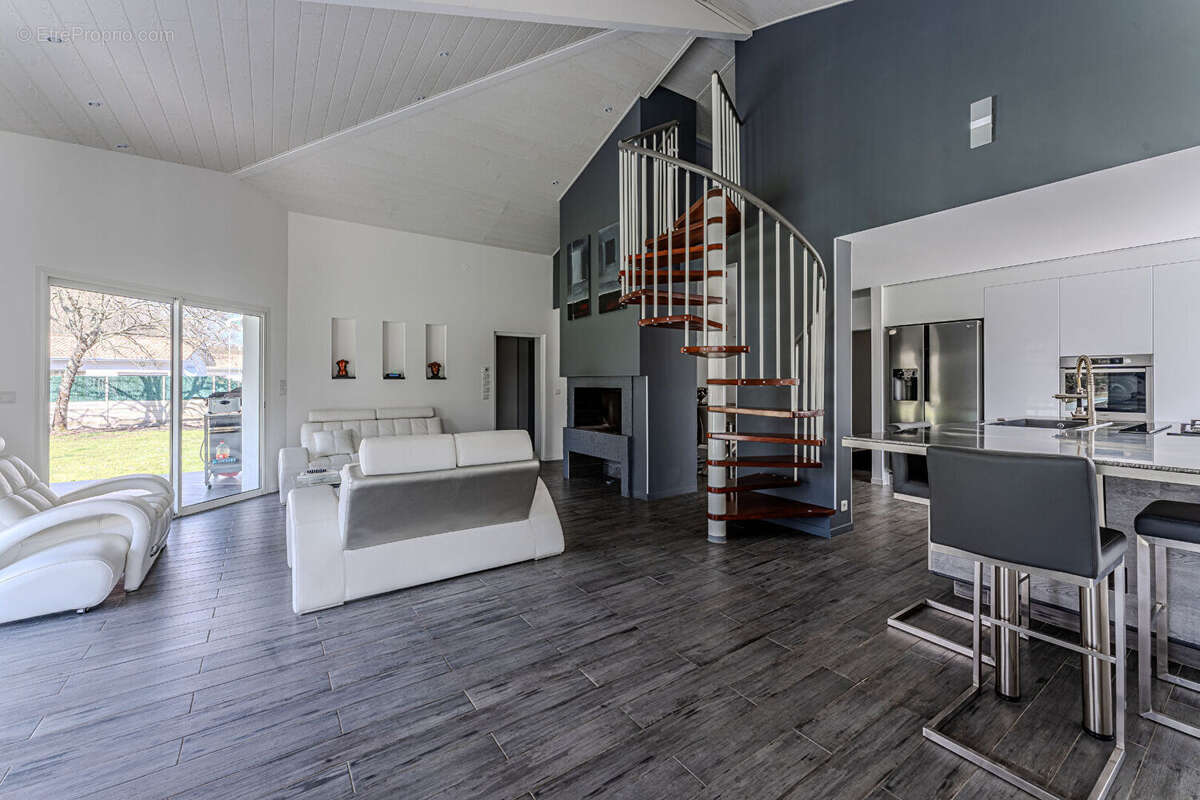 Maison à BELIN-BELIET