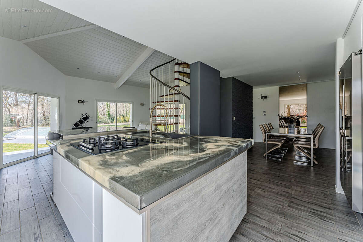 Maison à BELIN-BELIET