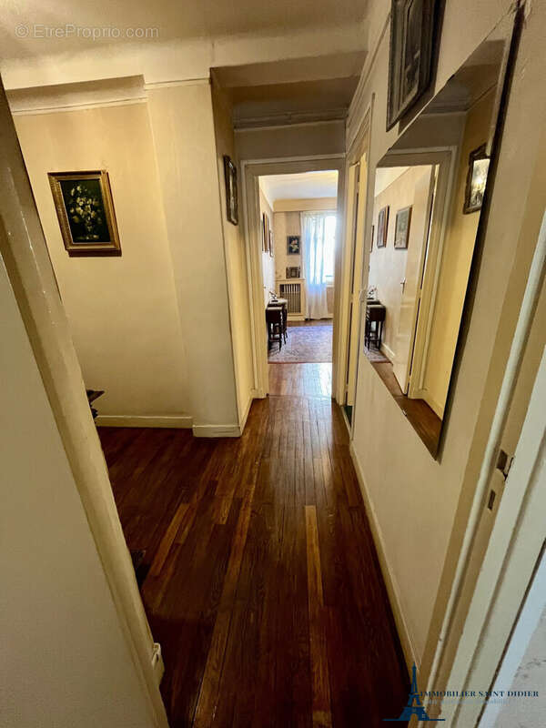 Appartement à PARIS-17E