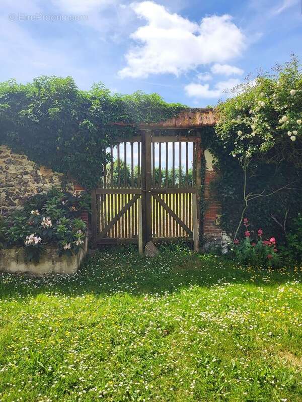 Commerce à LA COUTURE-BOUSSEY