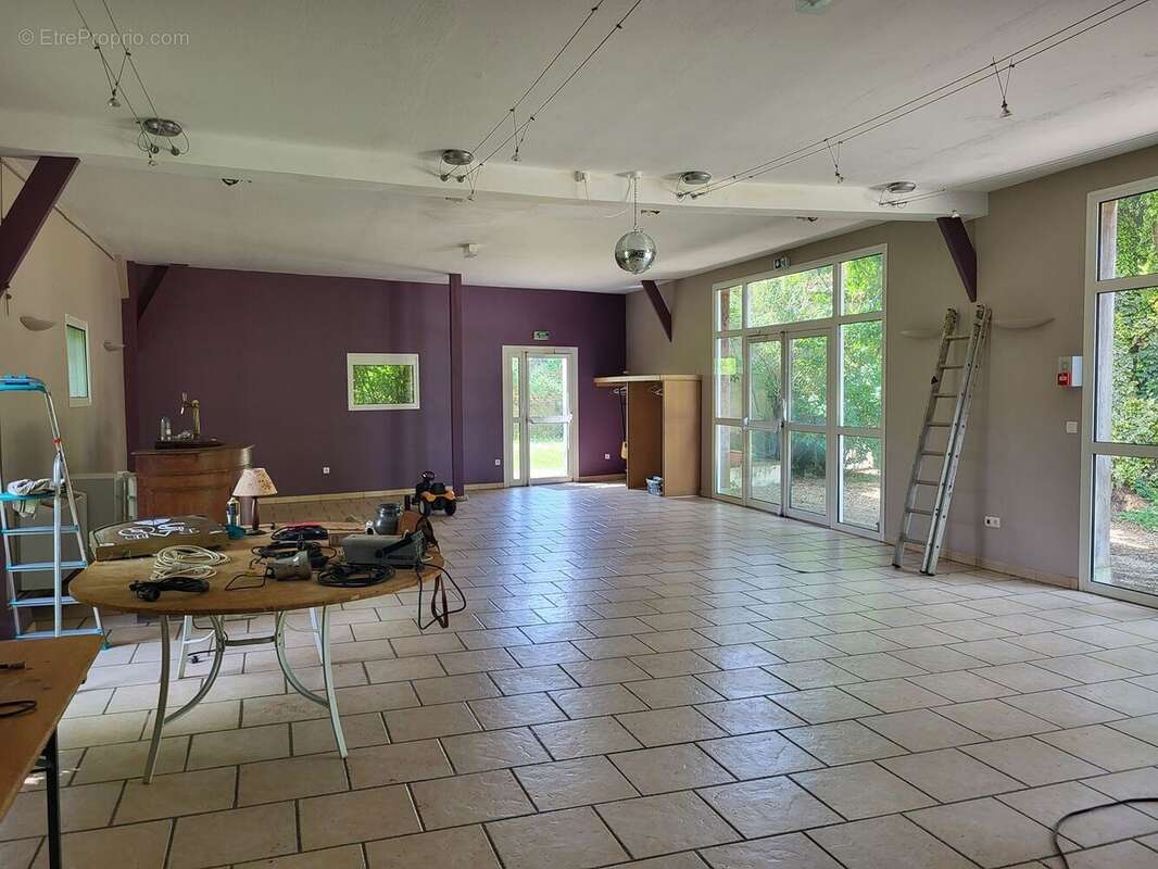 Commerce à LA COUTURE-BOUSSEY