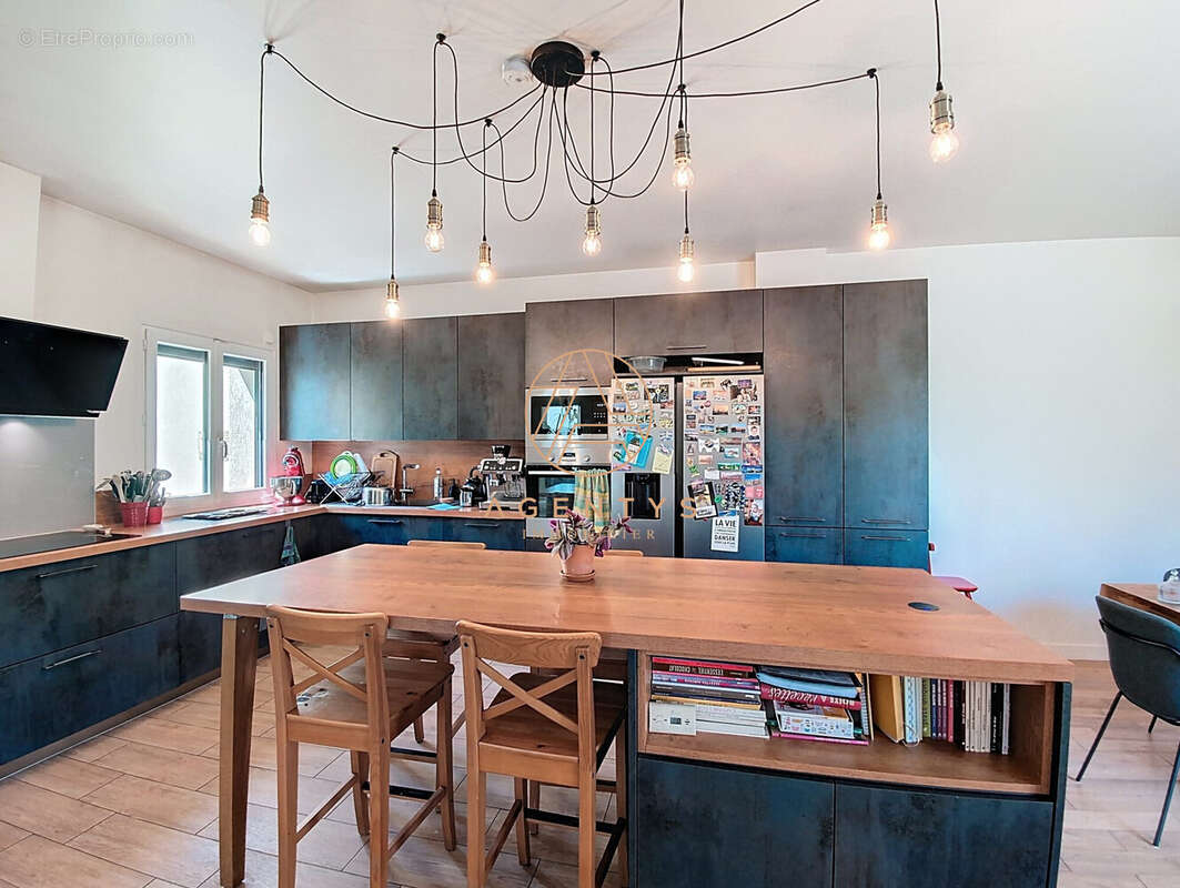 Maison à SAINT-MAUR-DES-FOSSES