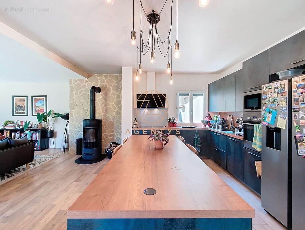 Maison à SAINT-MAUR-DES-FOSSES