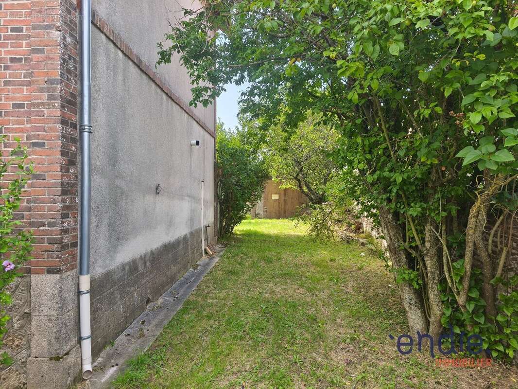 Maison à COUTANSOUZE