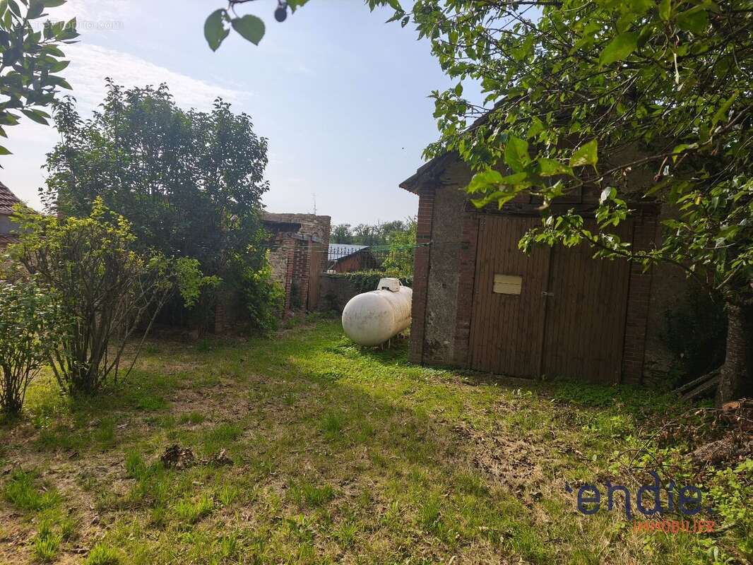 Maison à COUTANSOUZE