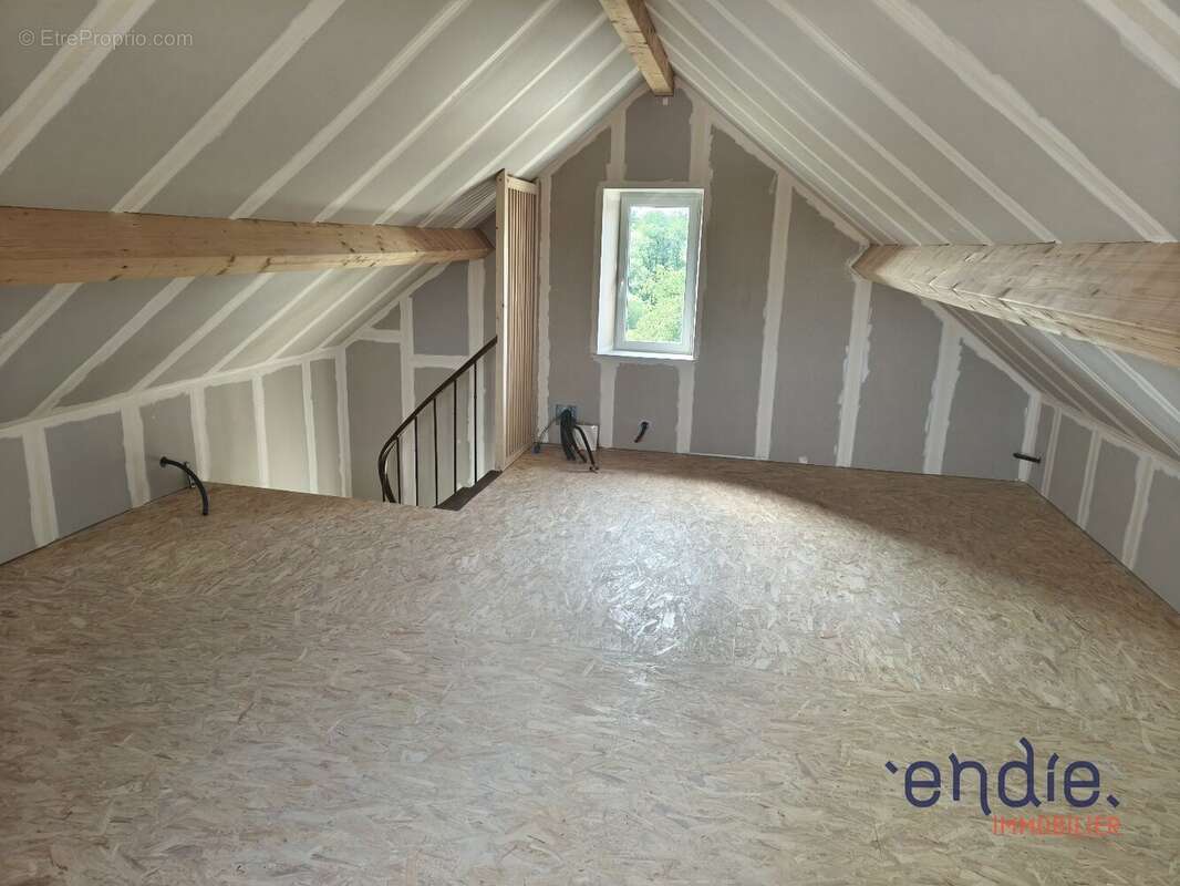 Maison à COUTANSOUZE