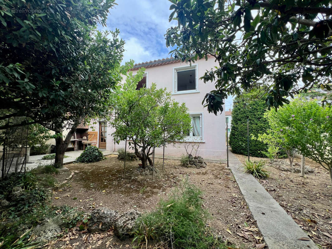 Maison à SAINT-LAURENT-DE-LA-CABRERISSE