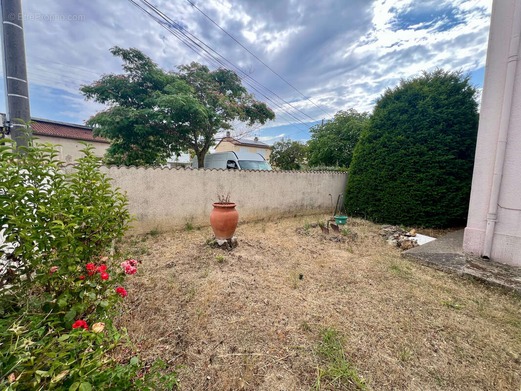 Maison à SAINT-LAURENT-DE-LA-CABRERISSE