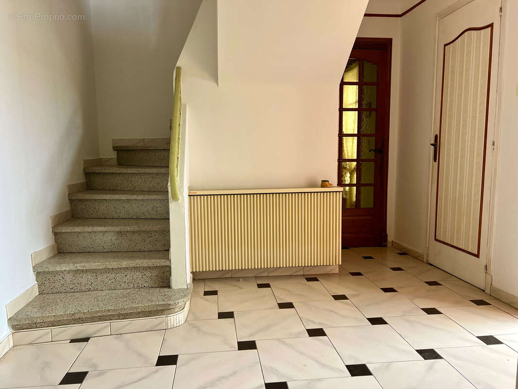 Maison à SAINT-LAURENT-DE-LA-CABRERISSE