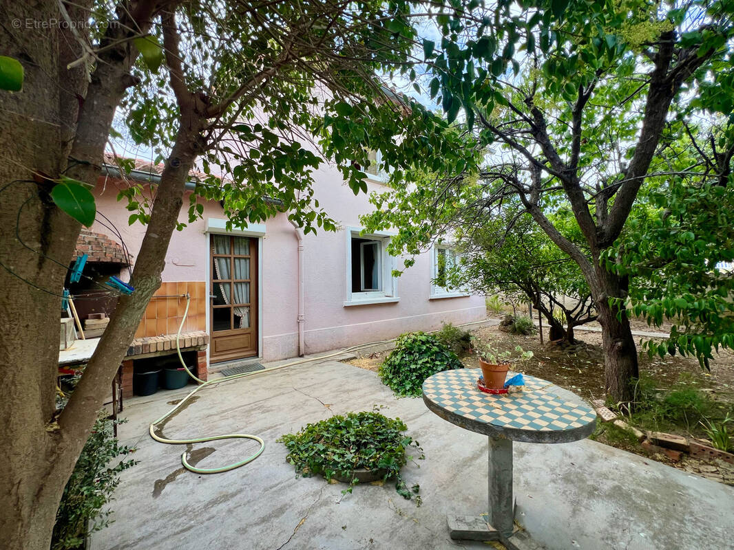 Maison à SAINT-LAURENT-DE-LA-CABRERISSE