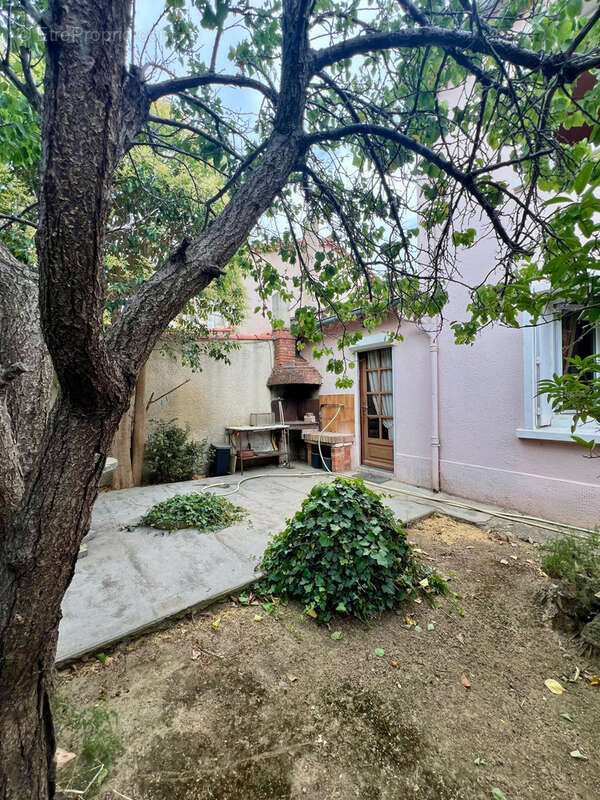 Maison à SAINT-LAURENT-DE-LA-CABRERISSE