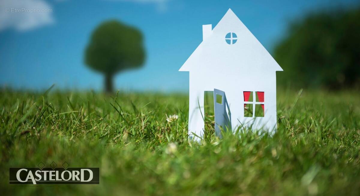 Terrain à CHAILLY-EN-BIERE