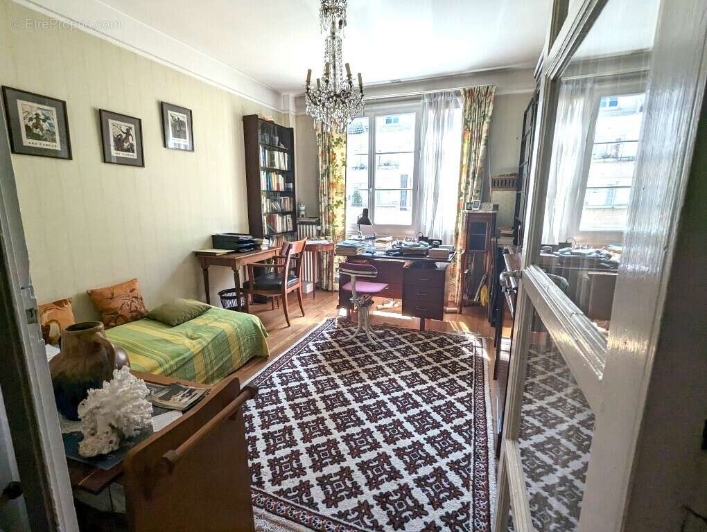 Appartement à ISSY-LES-MOULINEAUX