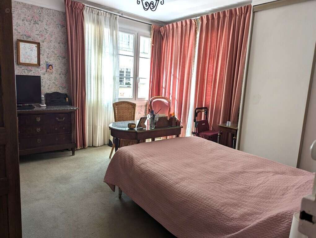 Appartement à ISSY-LES-MOULINEAUX