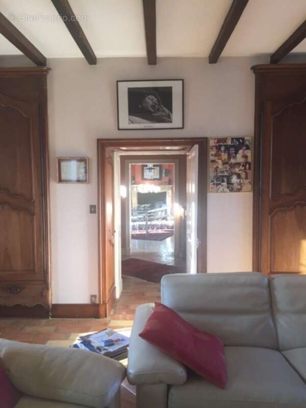 Maison à ROULLET-SAINT-ESTEPHE