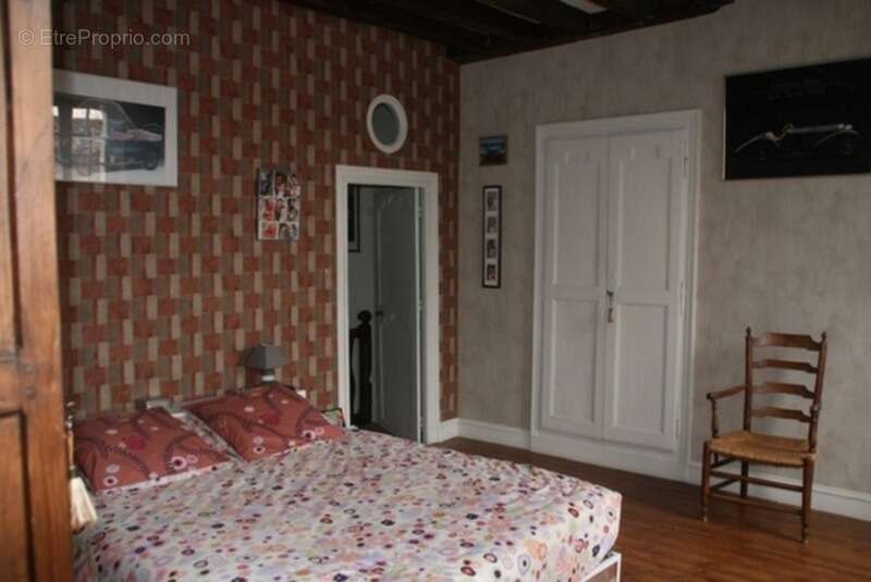 Maison à ROULLET-SAINT-ESTEPHE