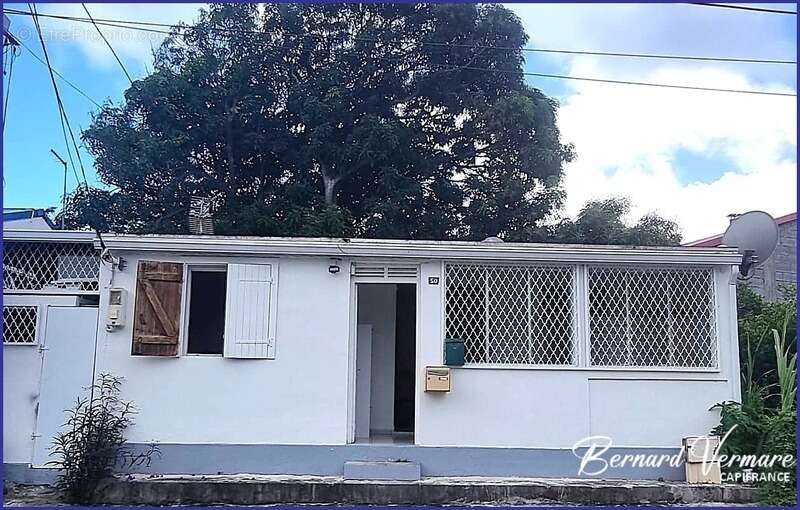 Maison à CAPESTERRE-BELLE-EAU