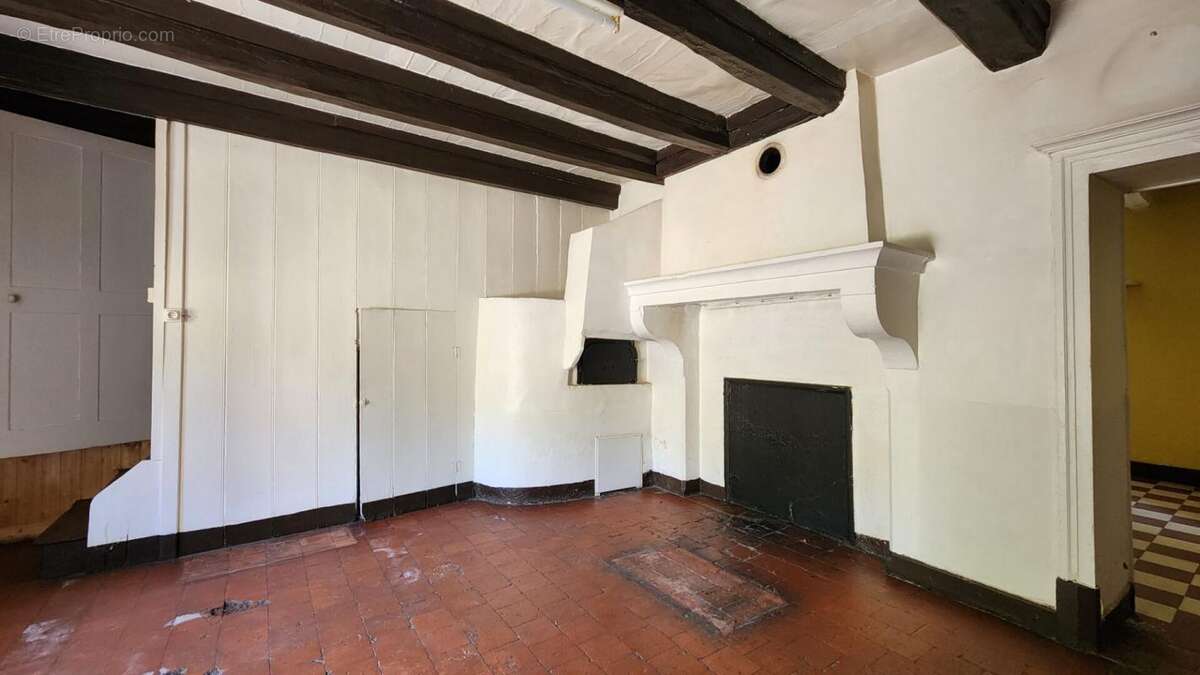 Maison à ESSERTENNE-ET-CECEY