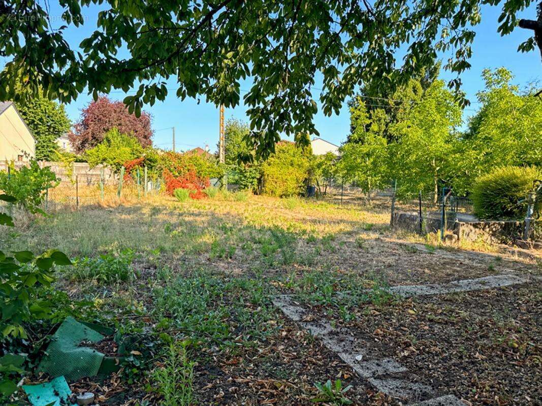 Terrain à SABLE-SUR-SARTHE