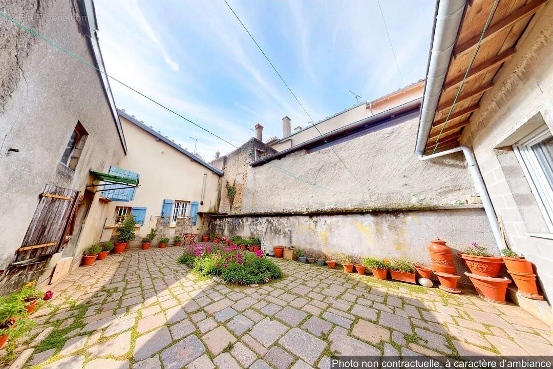 Appartement à LESSY