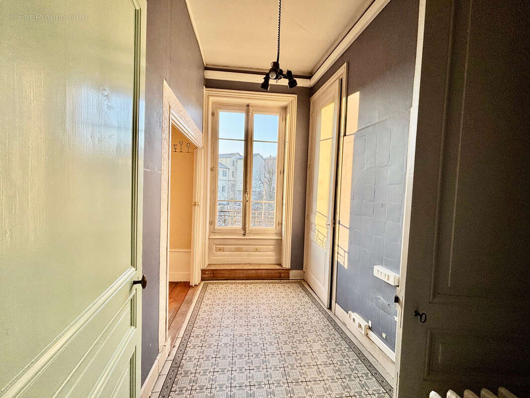 Commerce à L&#039;ARBRESLE