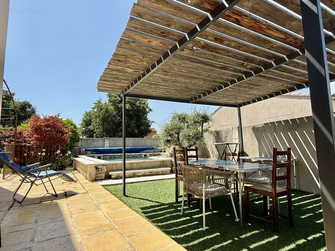 Maison à CHATEAURENARD