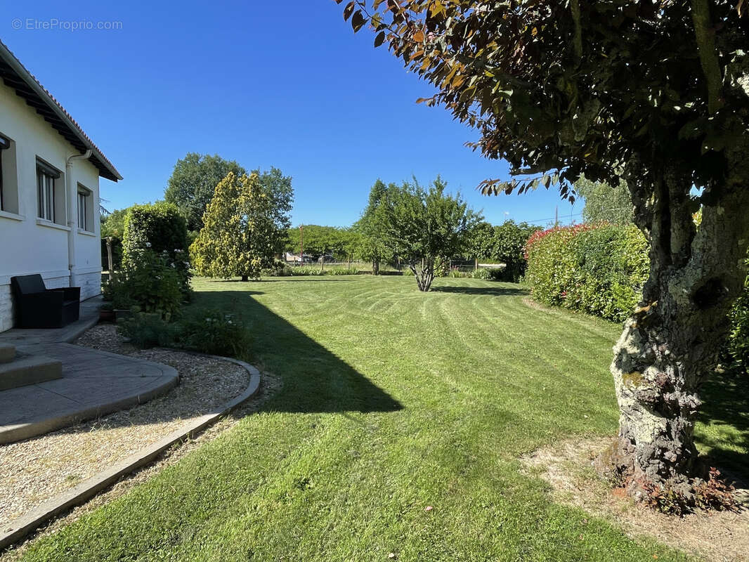 Maison à LABASTIDE-SAINT-PIERRE