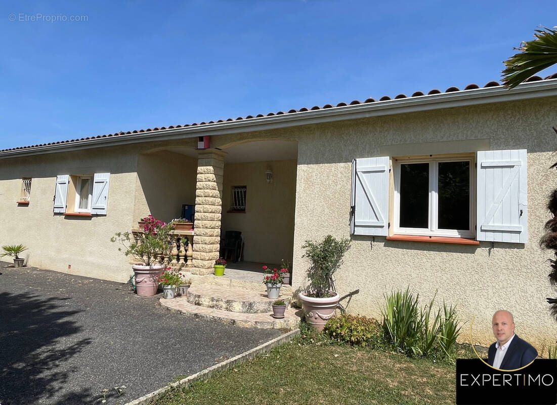 Maison à NEGREPELISSE