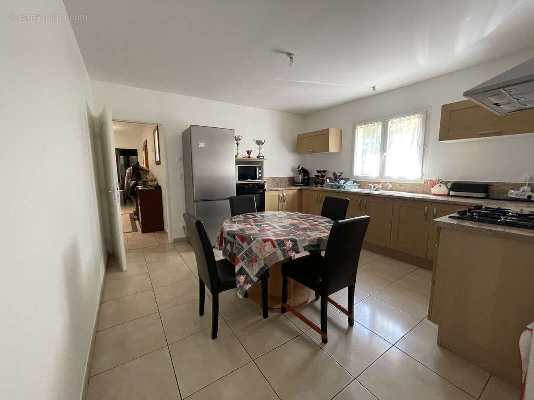 Maison à NEGREPELISSE