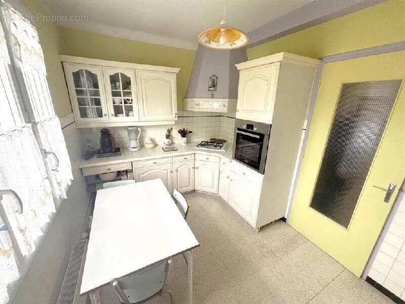 Maison à LA VILLE-DU-BOIS