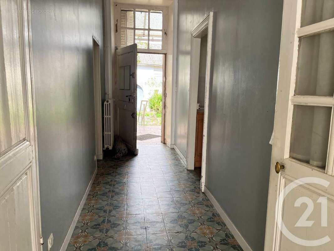 Maison à ENTRAINS-SUR-NOHAIN