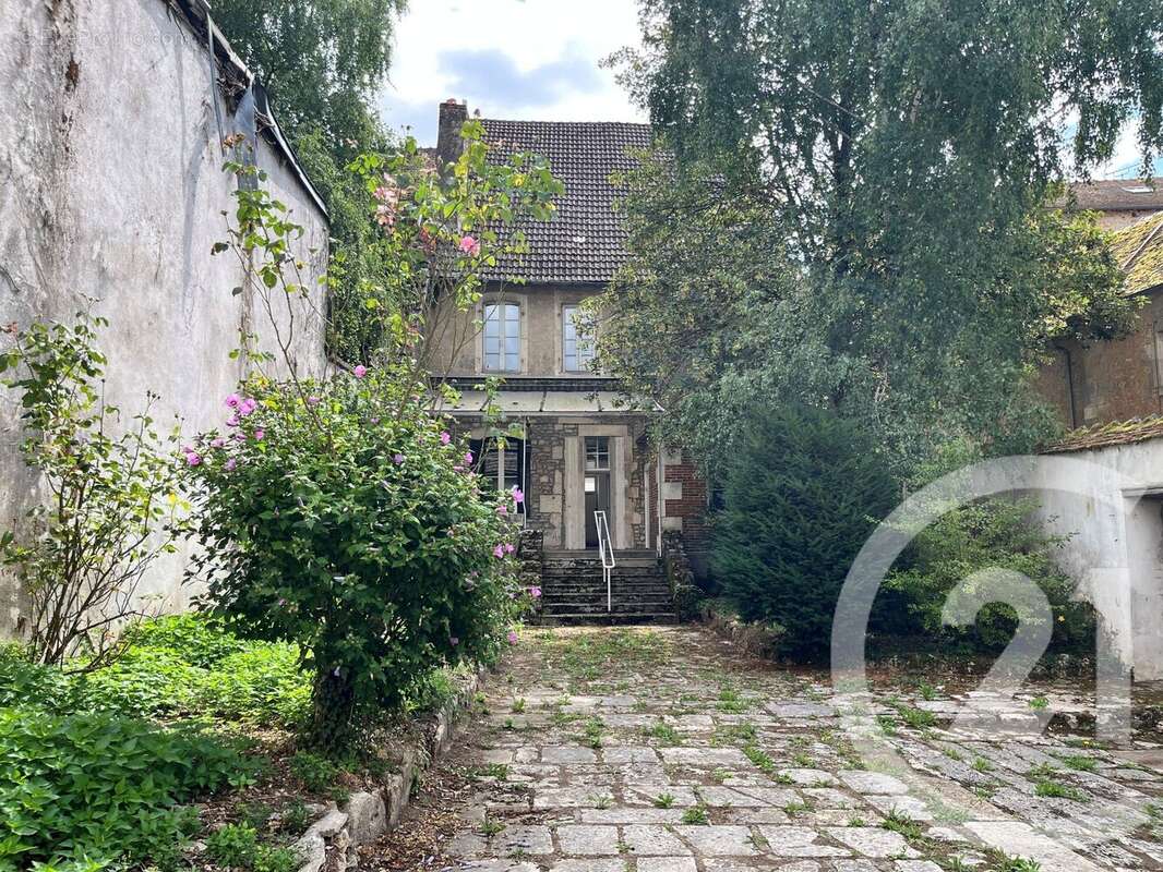 Maison à ENTRAINS-SUR-NOHAIN