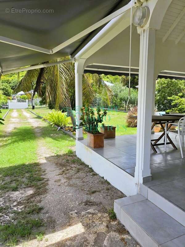 Maison à CAPESTERRE-DE-MARIE-GALANTE