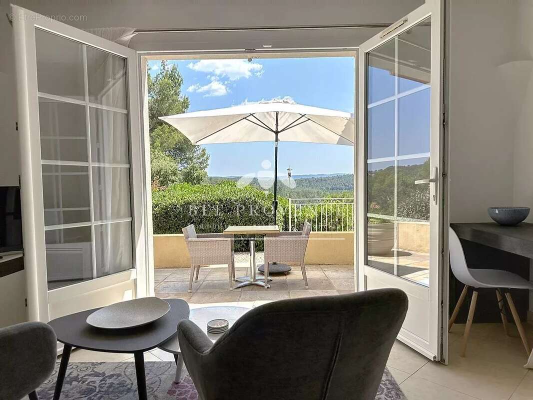 Maison à ENTRECASTEAUX