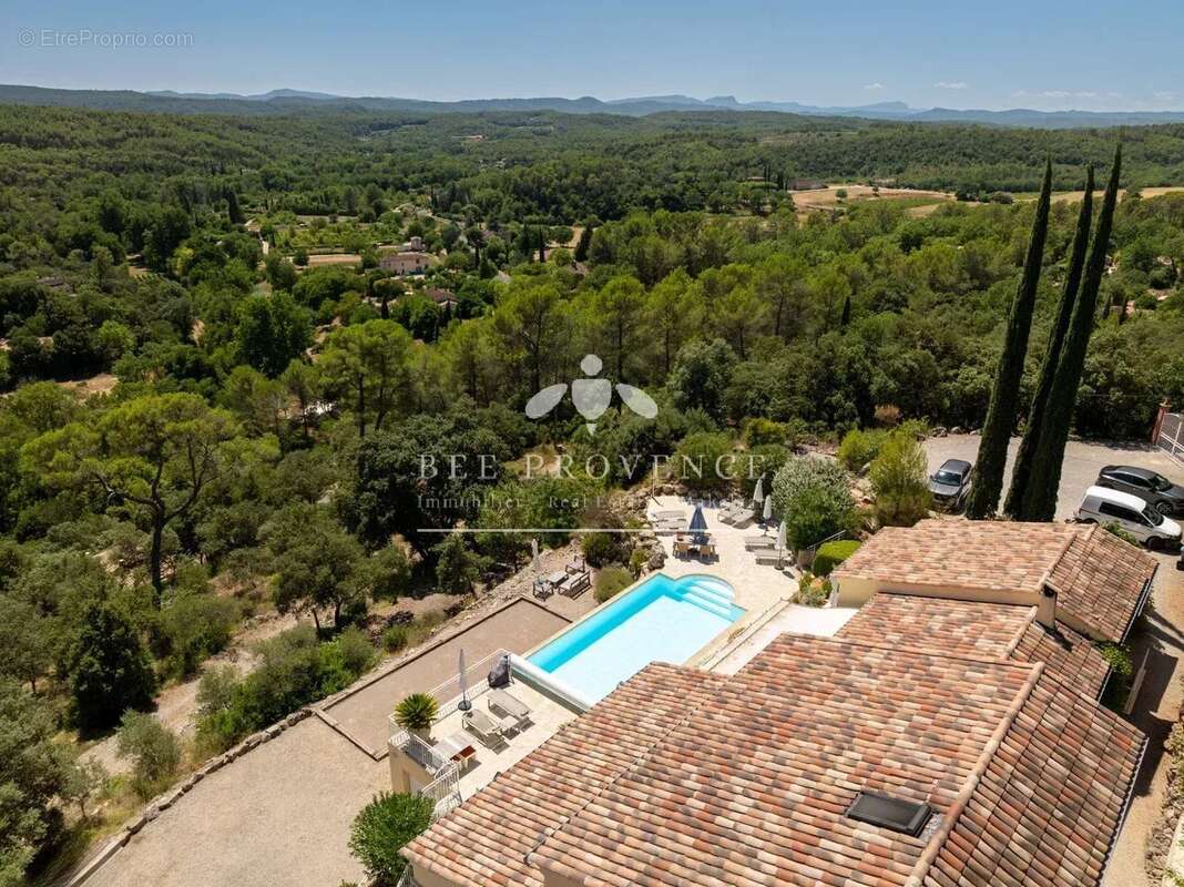 Maison à ENTRECASTEAUX