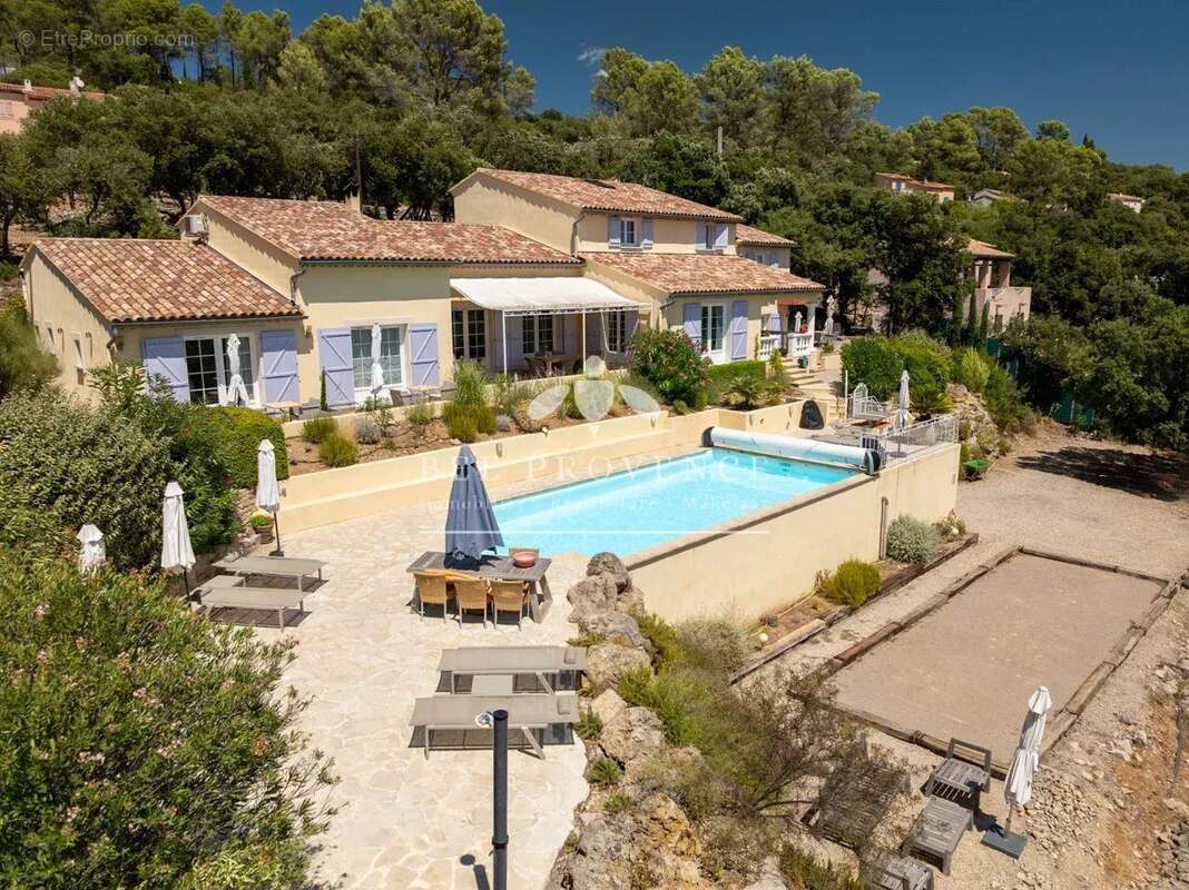 Maison à ENTRECASTEAUX