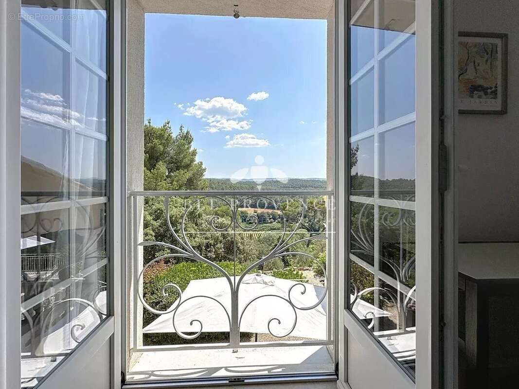 Maison à ENTRECASTEAUX