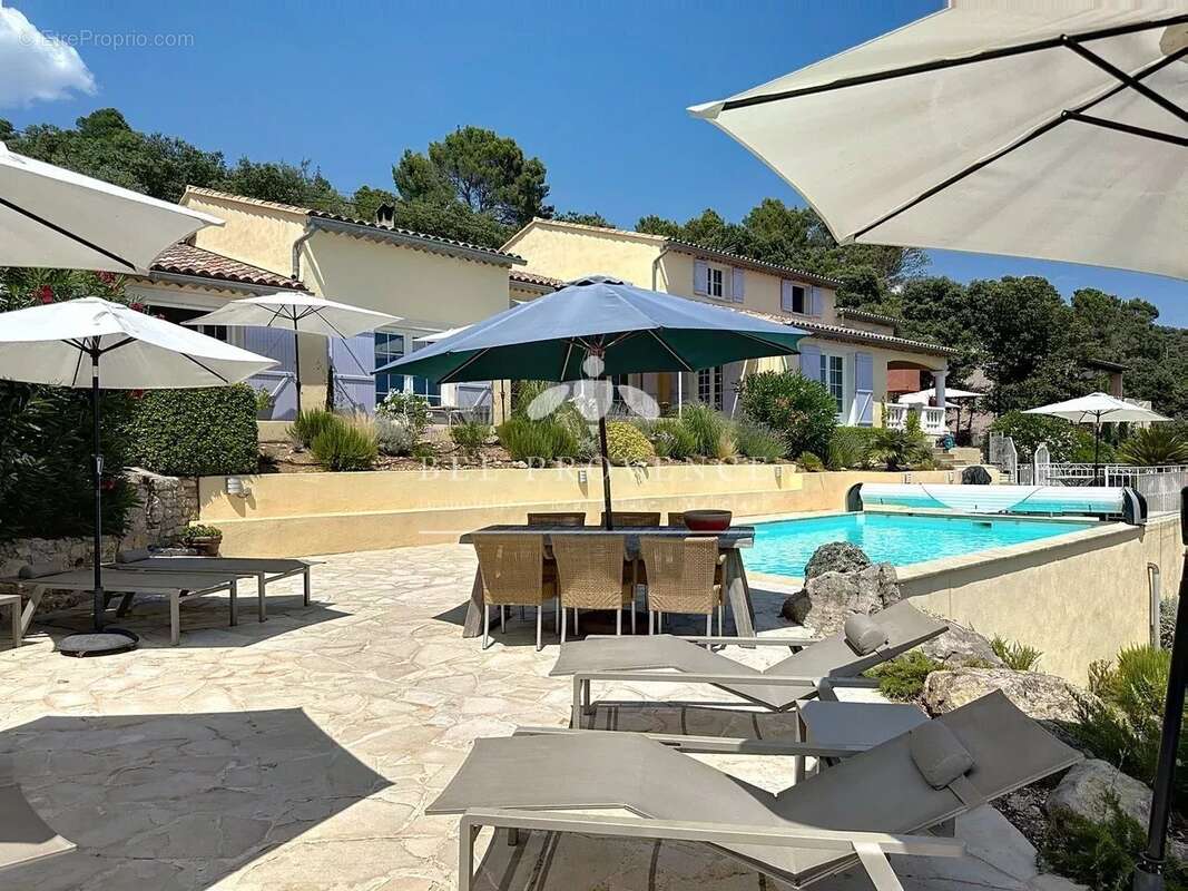 Maison à ENTRECASTEAUX