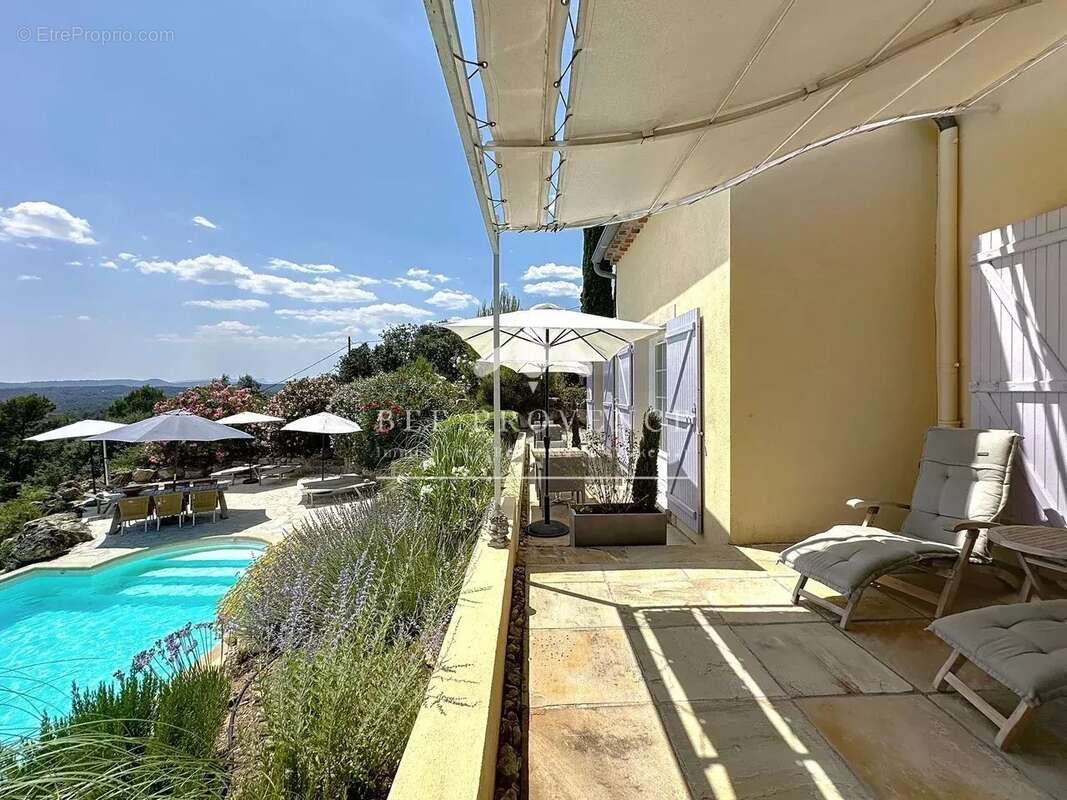 Maison à ENTRECASTEAUX