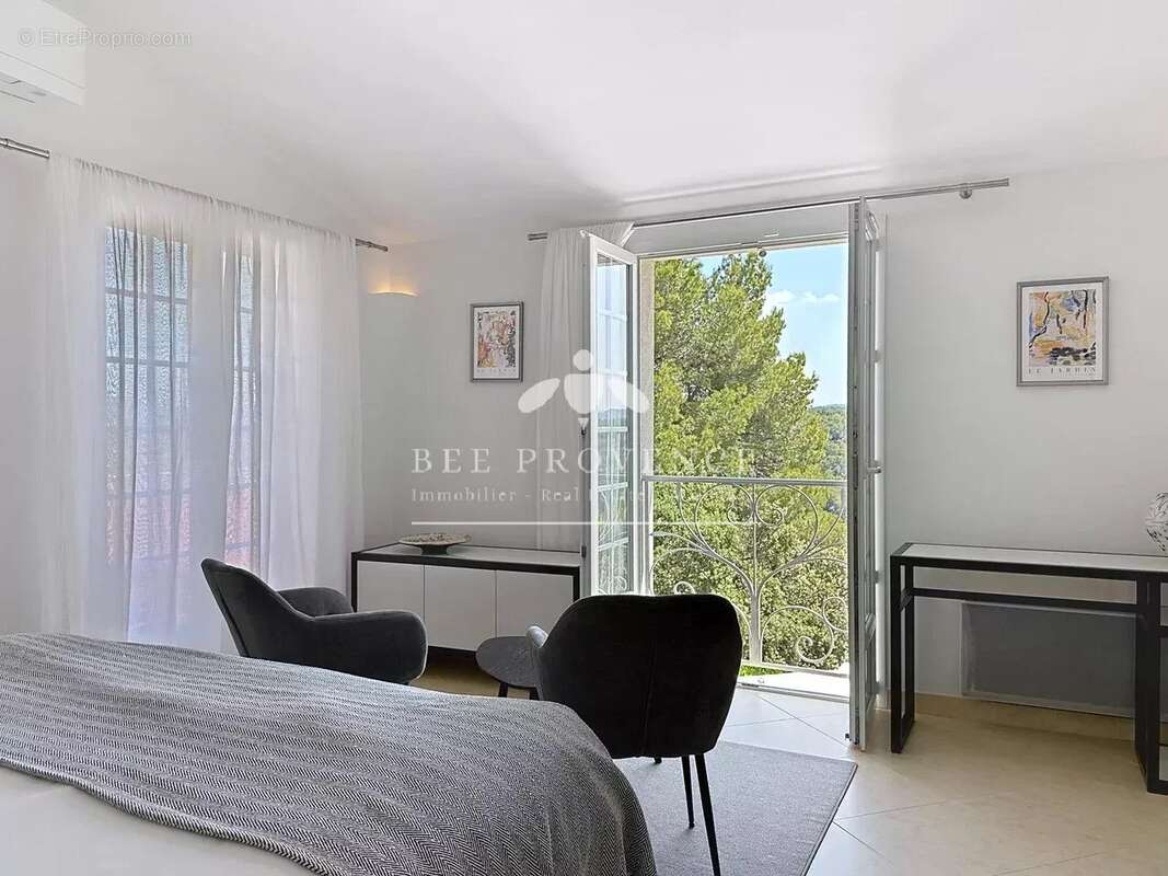 Maison à ENTRECASTEAUX