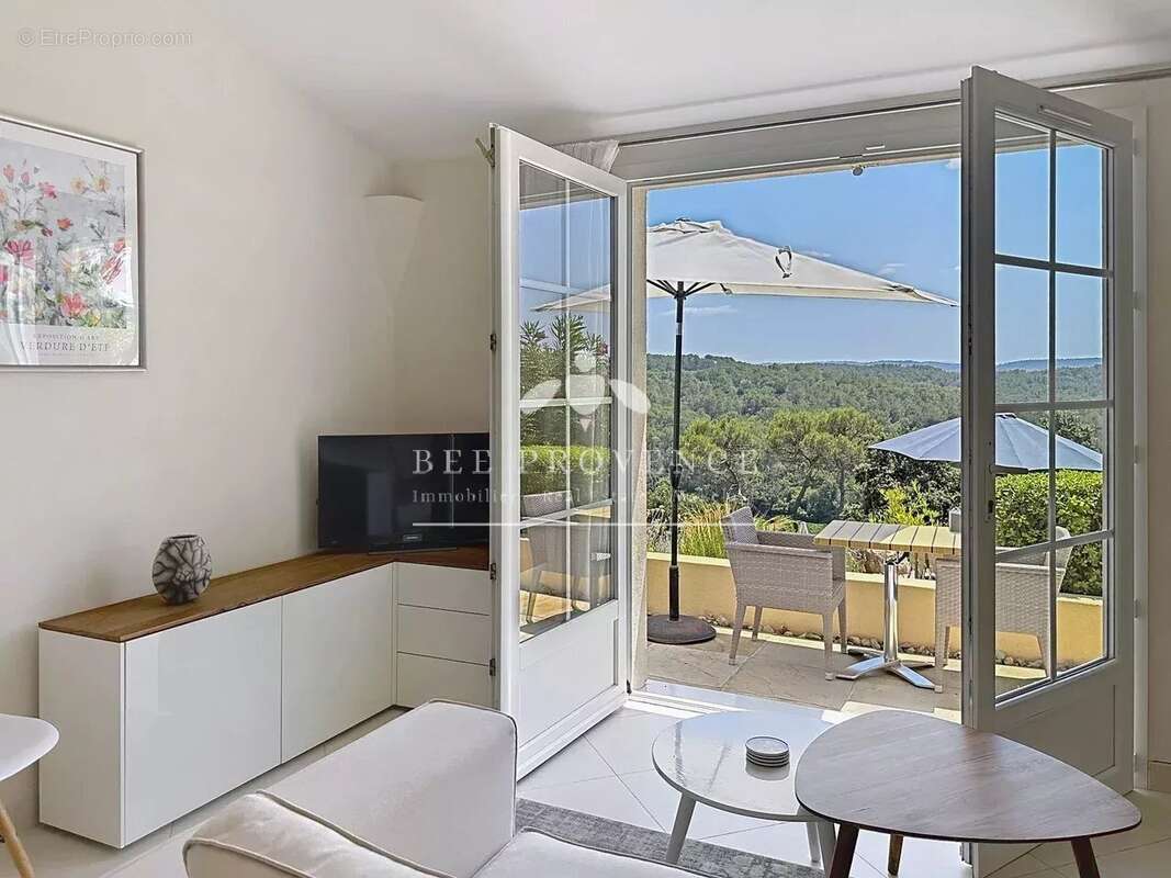 Maison à ENTRECASTEAUX