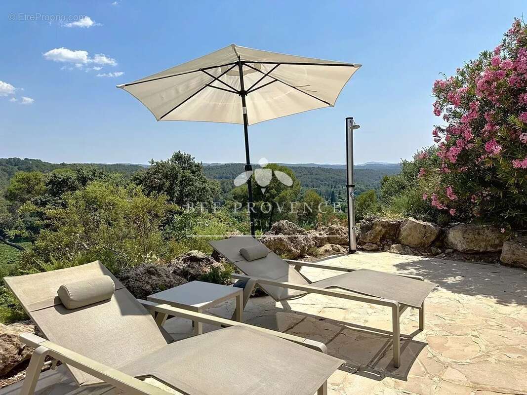 Maison à ENTRECASTEAUX