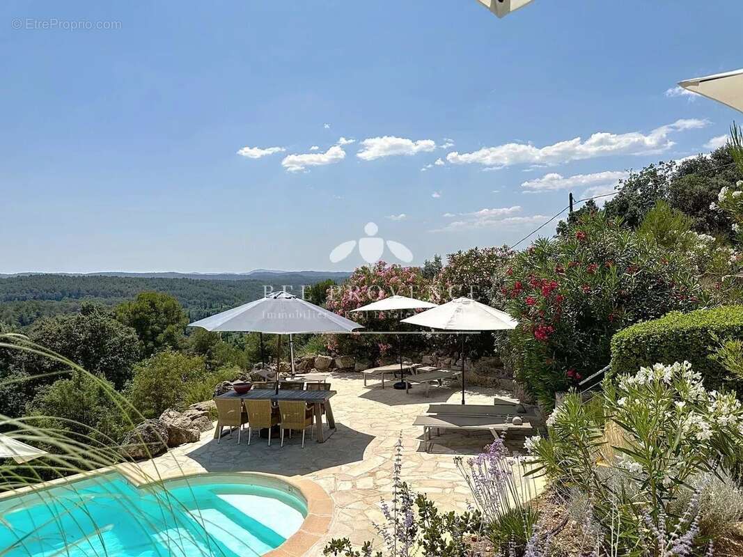 Maison à ENTRECASTEAUX