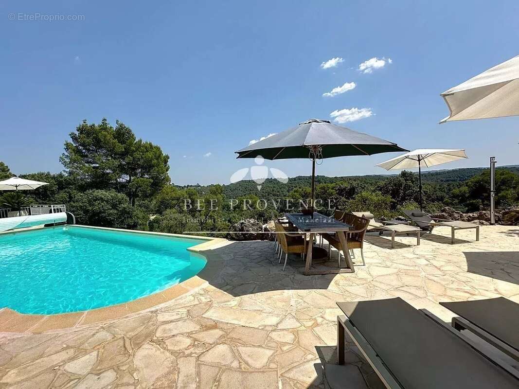 Maison à ENTRECASTEAUX