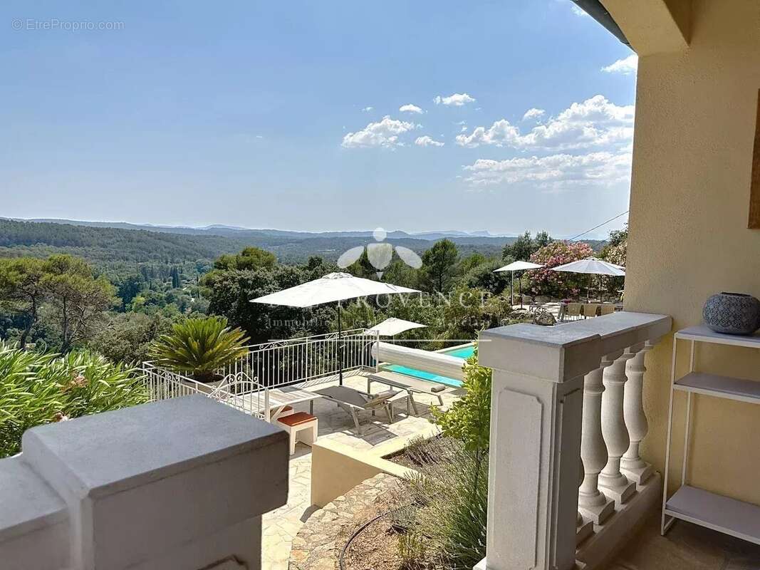 Maison à ENTRECASTEAUX