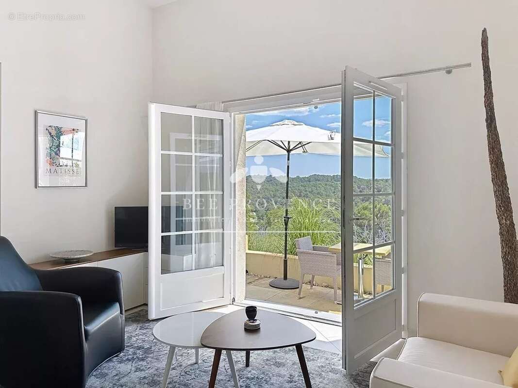 Maison à ENTRECASTEAUX