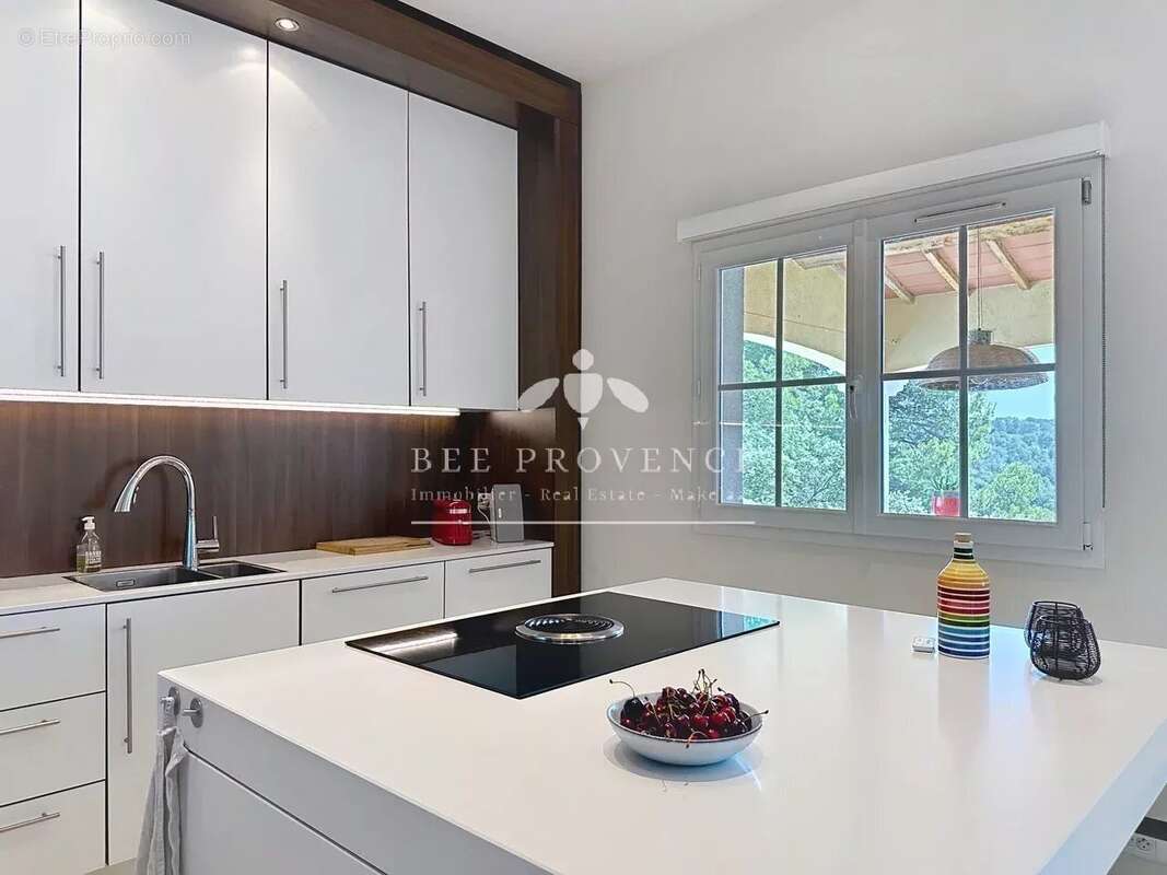 Maison à ENTRECASTEAUX