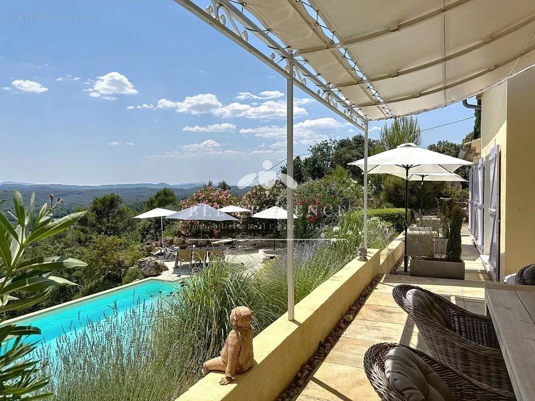 Maison à ENTRECASTEAUX