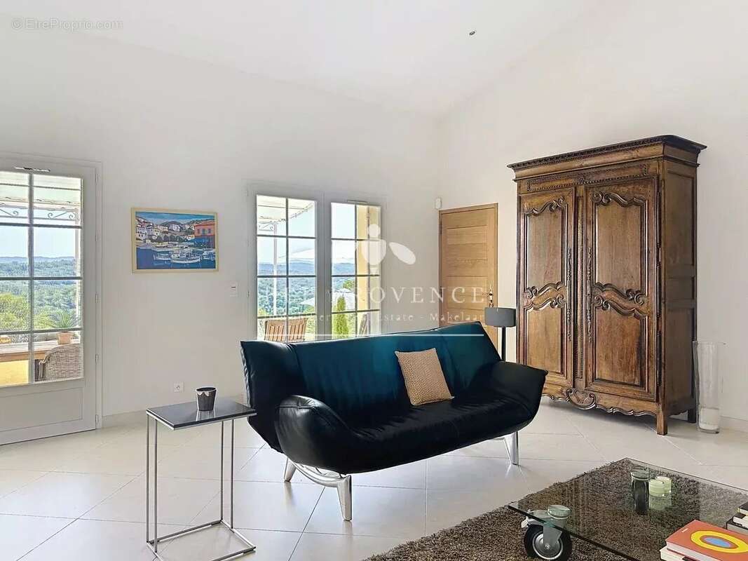 Maison à ENTRECASTEAUX