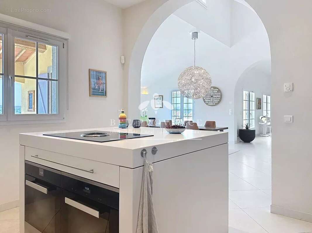 Maison à ENTRECASTEAUX